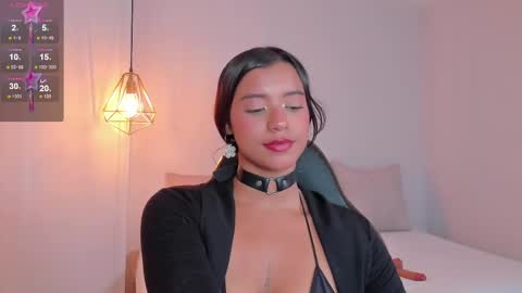 Snapshot of regina_noctixx chatting on 02/28/25, 09:04 Regina online show from 02/28/25, 09:04