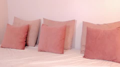 Regina  online show from 11/06/25, 10:32