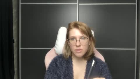 Regina online show from 02/04/25, 01:16