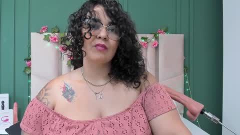 Snapshot of reginavegaa chatting on 01/21/25, 11:46 reginavegaa online show from 01/21/25, 11:46