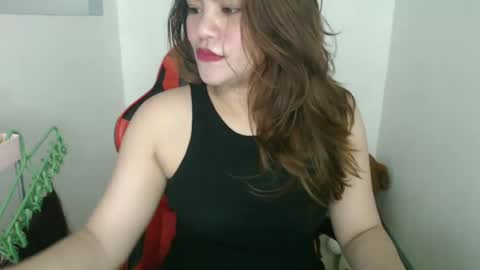 reign2525 online show from 03/12/25, 03:40