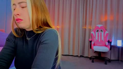 reina cummings online show from 10/20/25, 06:03