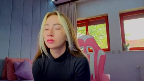 reina cummings online show from 10/26/25, 07:03