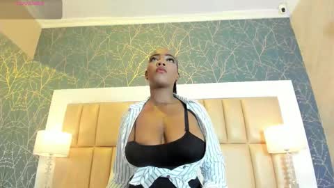 Snapshot of reinamiah chatting on 10/10/25, 04:11 Miah online show from 10/10/25, 04:11