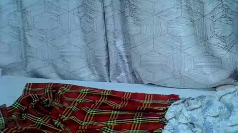 Snapshot of rellings_maya chatting on 10/18/25, 08:42 rellings-maya online show from 10/18/25, 08:42