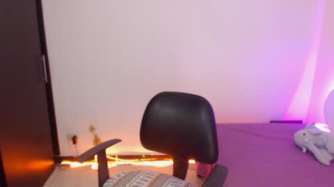    online show from 10/17/25, 03:42