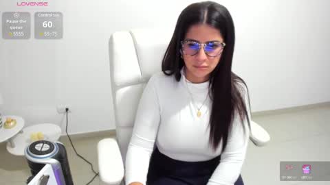 Snapshot of renata_t_ chatting on 01/21/25, 11:45 RENATA online show from 01/21/25, 11:45