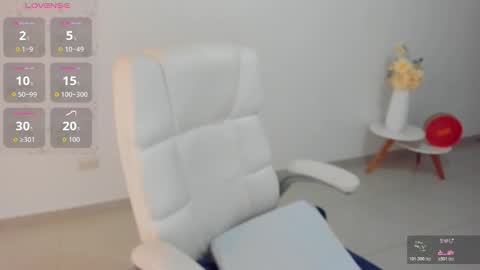 RENATA online show from 10/25/25, 10:56