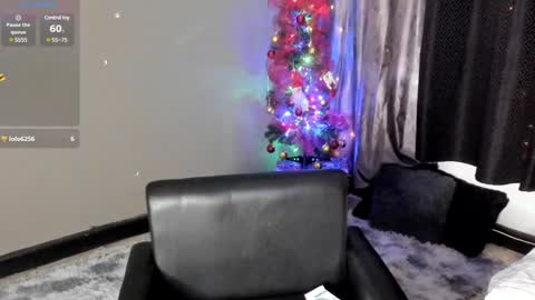 Snapshot of renatawilsom chatting on 12/21/24, 05:40 renatawilsom online show from 12/21/24, 05:40