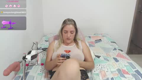 Snapshot of renathacohen chatting on 02/12/25, 09:54 sofia online show from 02/12/25, 09:54