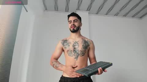 Snapshot of rendonass chatting on 10/23/25, 03:33 rendonass online show from 10/23/25, 03:33