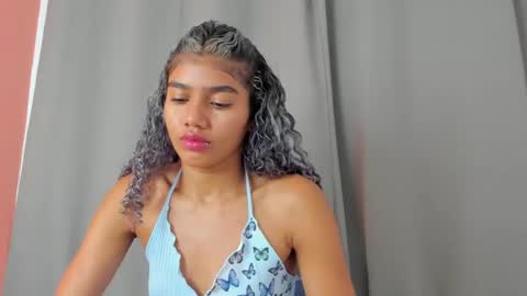 Snapshot of rennatta_sx chatting on 12/30/24, 11:04 Renata online show from 12/30/24, 11:04