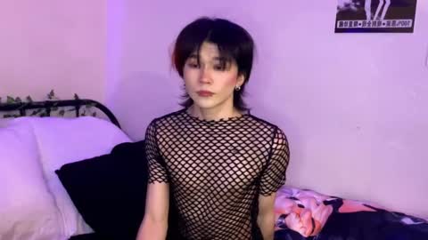 Snapshot of rennuts chatting on 02/12/25, 10:26 rennuts online show from 02/12/25, 10:26