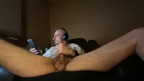 Snapshot of retroracer chatting on 01/16/25, 08:54 whoknows online show from 01/16/25, 08:54