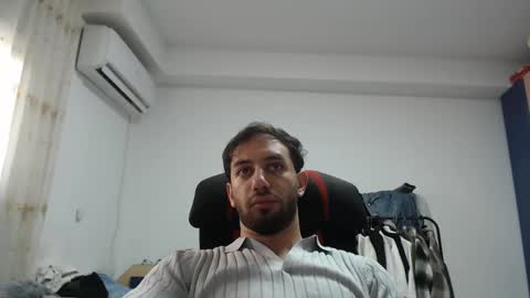 Snapshot of revivedunknown chatting on 01/01/25, 11:27 Chris online show from 01/01/25, 11:27