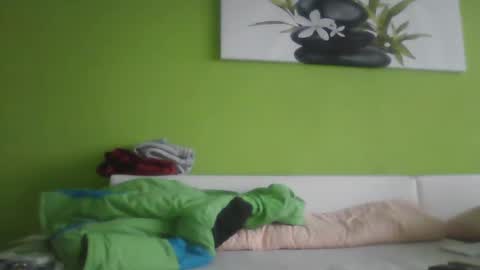 Snapshot of rezik34cz chatting on 01/20/25, 01:32 rezik34cz online show from 01/20/25, 01:32