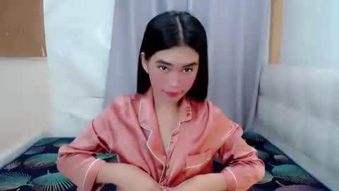 Rica online show from 11/12/25, 06:41