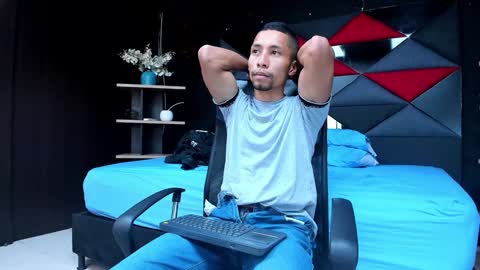 richar_voller online show from 12/22/24, 03:22