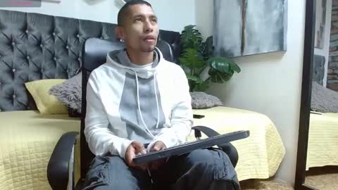 richar_voller online show from 02/18/25, 11:00