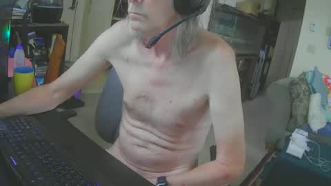 Snapshot of rickl56 chatting on 09/24/25, 04:21 rickl56 online show from 09/24/25, 04:21