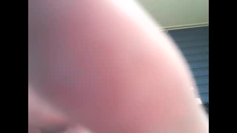 Snapshot of ricky200109 chatting on 10/17/25, 07:33 ricky200109 online show from 10/17/25, 07:33