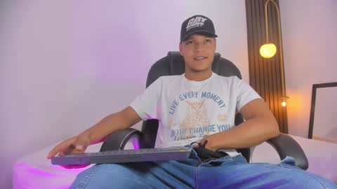 Ricky  online show from 12/19/24, 09:17