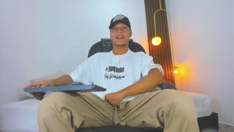 Ricky  online show from 02/25/25, 07:03