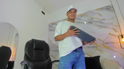 Ricky  online show from 10/12/25, 02:05