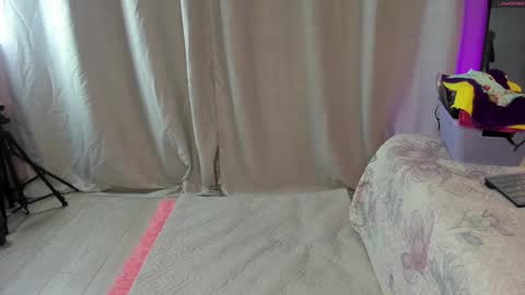 Sara online show from 09/28/25, 11:04