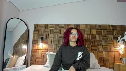 Sara online show from 09/29/25, 10:09