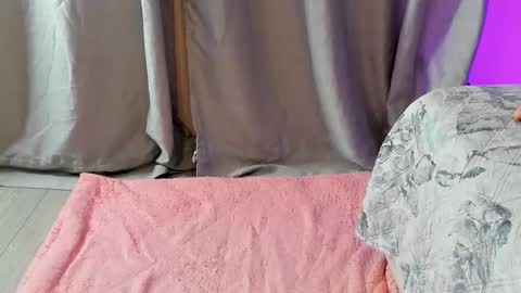 Sara online show from 10/28/25, 10:19