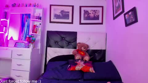 Snapshot of riley_black chatting on 03/03/25, 02:47 Bela online show from 03/03/25, 02:47
