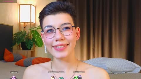 Snapshot of riskyteasse chatting on 12/14/24, 01:38 Agnes online show from 12/14/24, 01:38