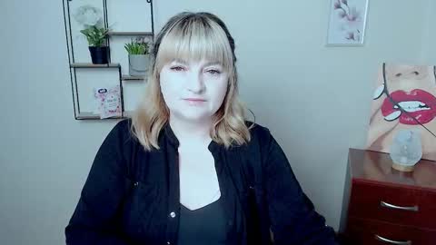 Snapshot of rita_sunshine chatting on 09/24/25, 07:44 rita_sunshine online show from 09/24/25, 07:44