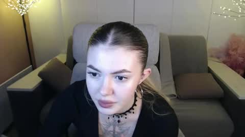 Snapshot of ritaneer chatting on 03/11/25, 12:06 ritaneer online show from 03/11/25, 12:06