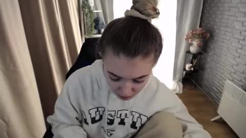 Snapshot of ritaneer chatting on 10/04/25, 08:56 ritaneer online show from 10/04/25, 08:56