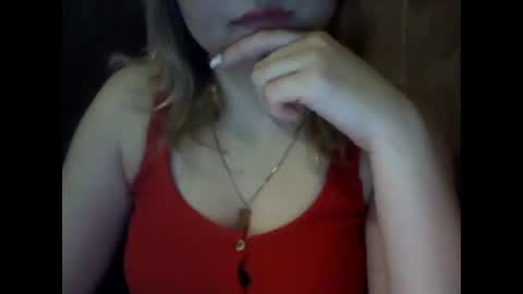 Snapshot of riveramaureen chatting on 12/18/24, 12:43 RiveraMaureen online show from 12/18/24, 12:43