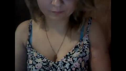 Snapshot of riveramaureen chatting on 12/23/24, 06:33 RiveraMaureen online show from 12/23/24, 06:33