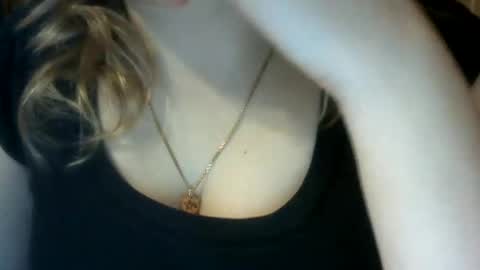 Snapshot of riveramaureen chatting on 02/18/25, 11:41 RiveraMaureen online show from 02/18/25, 11:41
