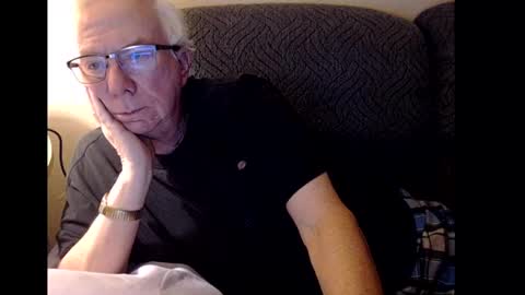 Snapshot of rk504 chatting on 01/17/25, 01:57 Ron online show from 01/17/25, 01:57
