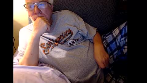 Snapshot of rk504 chatting on 01/28/25, 03:04 Ron online show from 01/28/25, 03:04