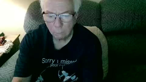 Snapshot of rk504 chatting on 09/25/25, 02:04 Ron online show from 09/25/25, 02:04