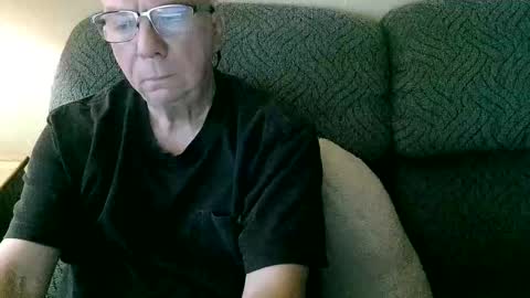 Snapshot of rk504 chatting on 10/09/25, 01:36 Ron online show from 10/09/25, 01:36