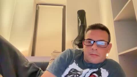 Snapshot of rmbrando445829 chatting on 12/01/25, 12:37 Darrius online show from 12/01/25, 12:37