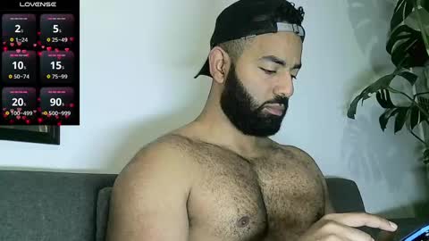 SebasRoa online show from 09/25/25, 03:27