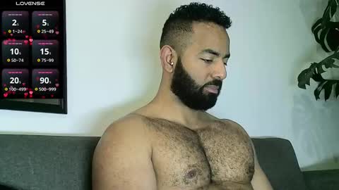 SebasRoa online show from 10/16/25, 05:03