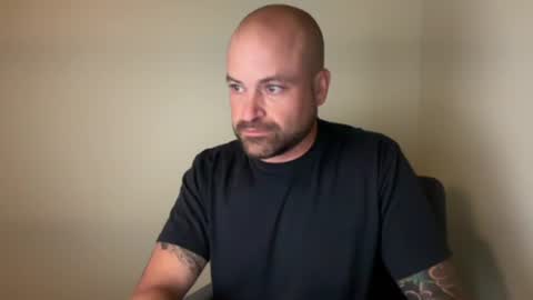 roadking1122 online show from 10/27/25, 01:42