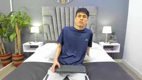 Snapshot of roan_birkin chatting on 02/02/25, 07:14 Roan Birkin online show from 02/02/25, 07:14