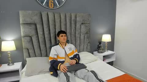 Snapshot of roan_birkin chatting on 02/24/25, 07:41 Roan Birkin online show from 02/24/25, 07:41