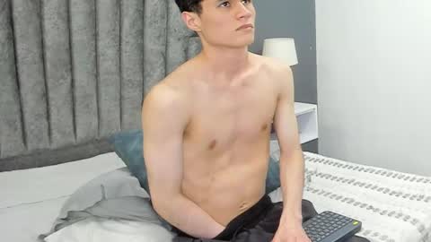 Snapshot of roan_birkin chatting on 03/04/25, 01:45 Roan Birkin online show from 03/04/25, 01:45